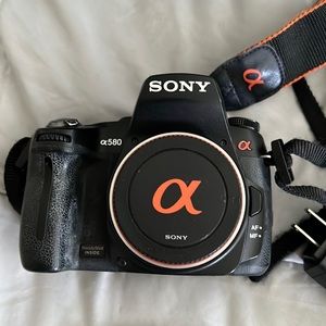 Sony missing lenses camera 2012